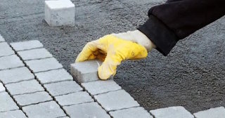 Укладка тротуарной плитки 50 на 50 в Спасске-Дальнем в октябре