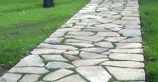 Профессиональная укладка камня на дорожки в Спасске-Дальнем в октябре