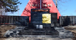 Профессиональное благоустройство памятников в Спасске-Дальнем в октябре